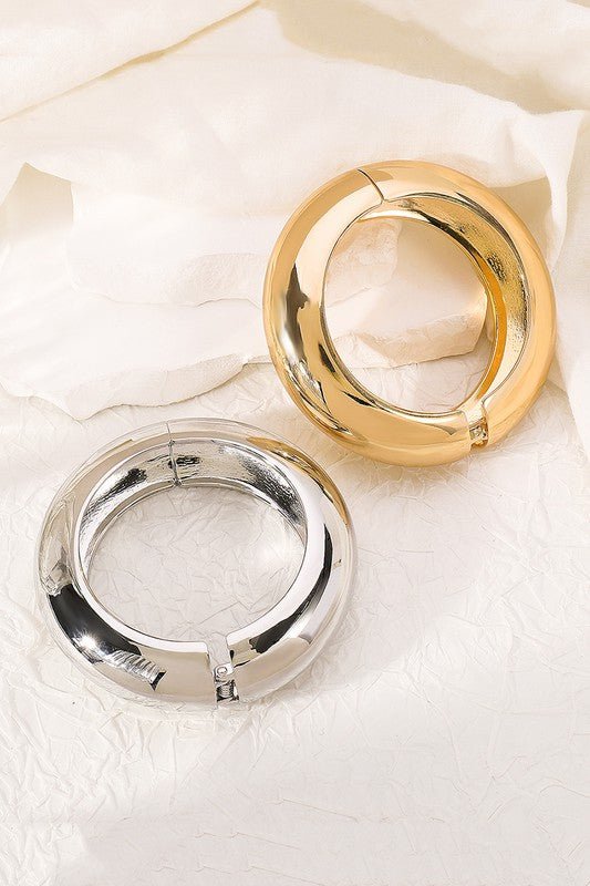 Chunky Polished Metal Round Bangle Bracelet - STYLED BY ALX COUTUREBRACELET