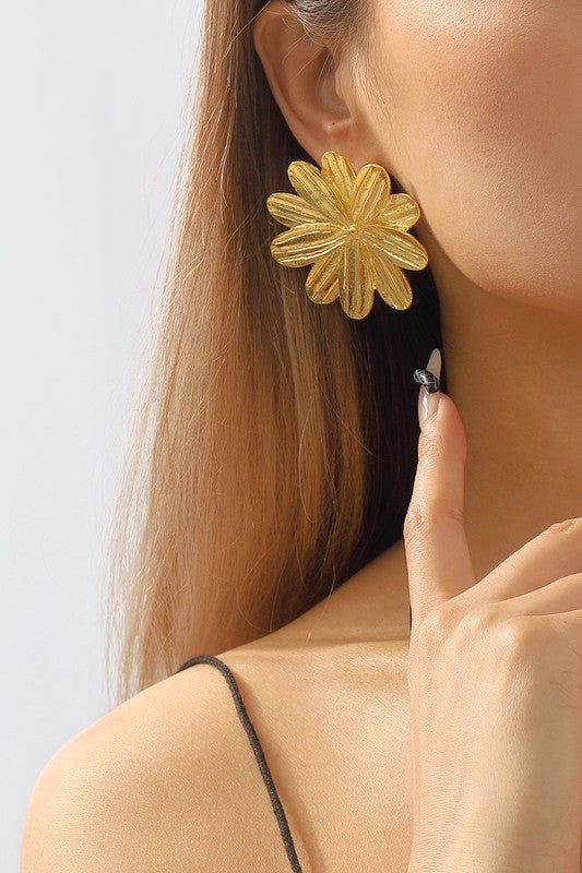 Gold Geometric Metal Flower Drop Dangle Earrings - STYLED BY ALX COUTUREEARRINGS