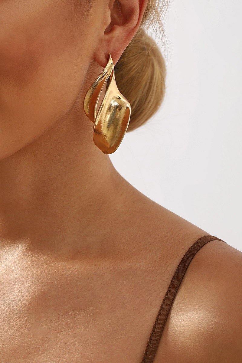 Gold Geometric Metal Twisted Dangle Earrings - STYLED BY ALX COUTUREEARRINGS