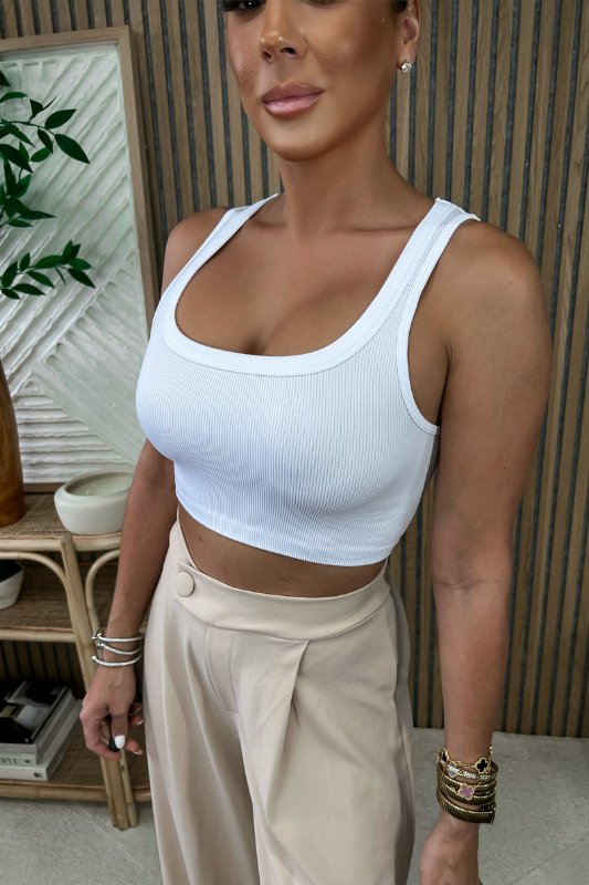 White Ribbed Scoop Neck Seamless Crop Top - STYLED BY ALX COUTUREShirts & Tops